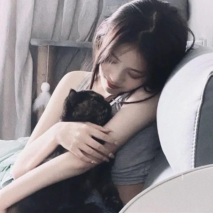 沉默的姑娘