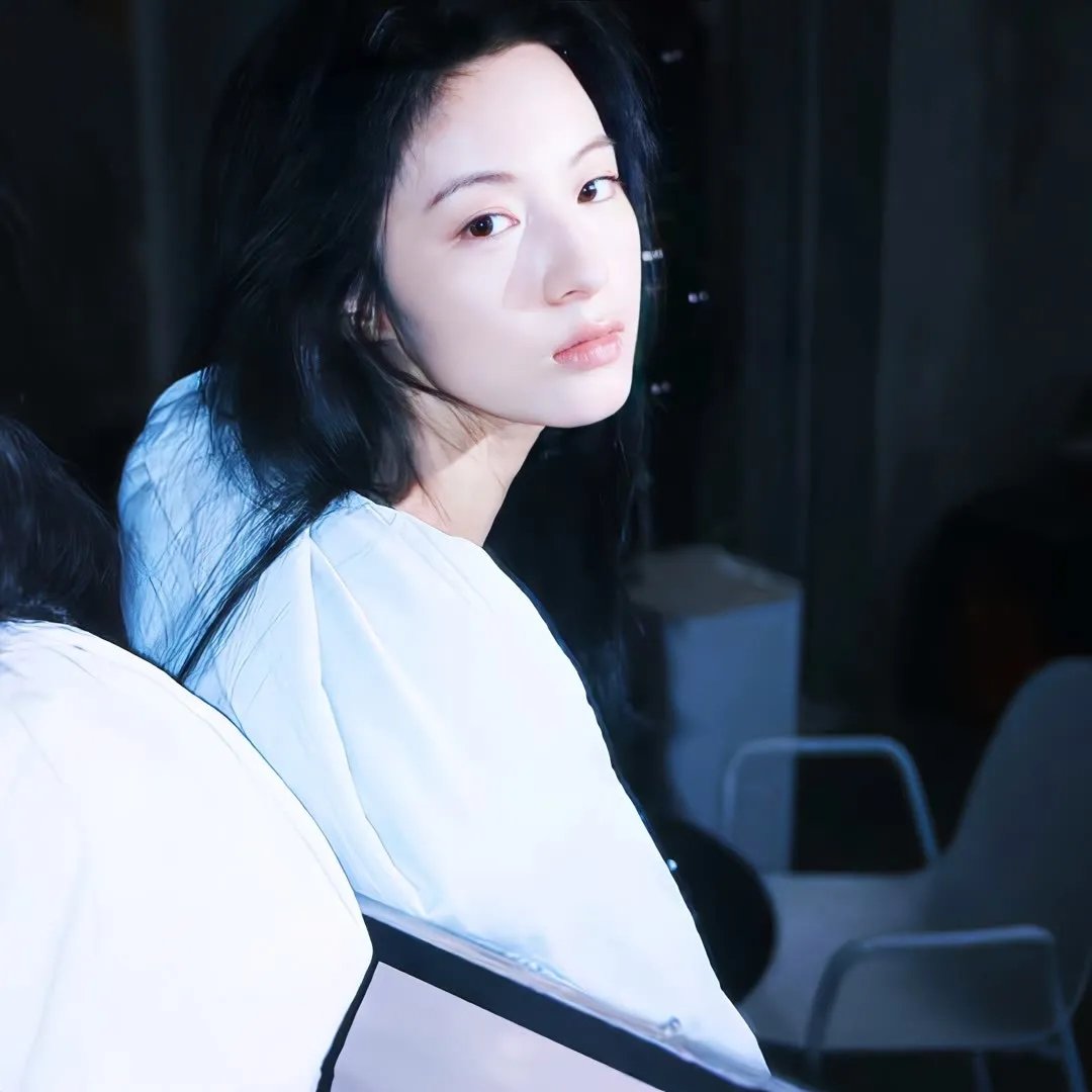播音台的姊妹花
